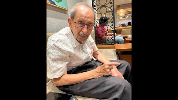 Elderly man shares 'golden' life lessons, his story leaves internet inspired