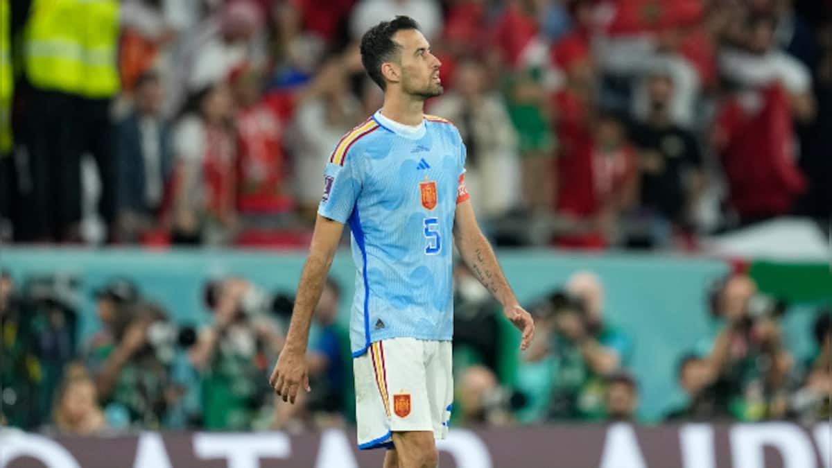 Sergio Busquets announces international retirement after Spain's Round