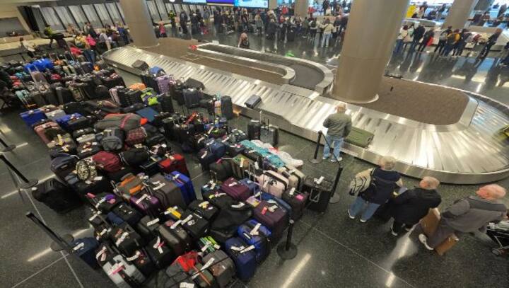 Southwest Airlines cancels more flights, draws federal investigation