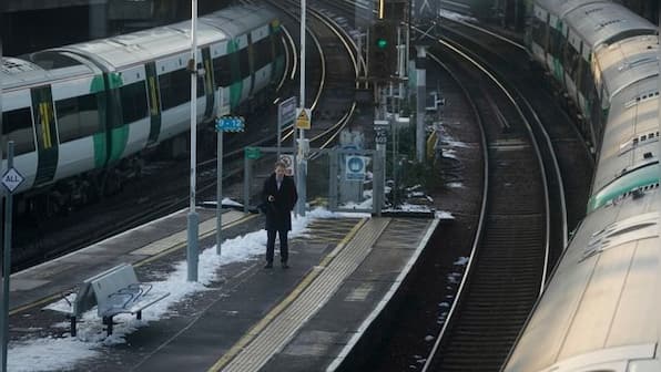 New British law to deal with strikes to be introduced to Parliament