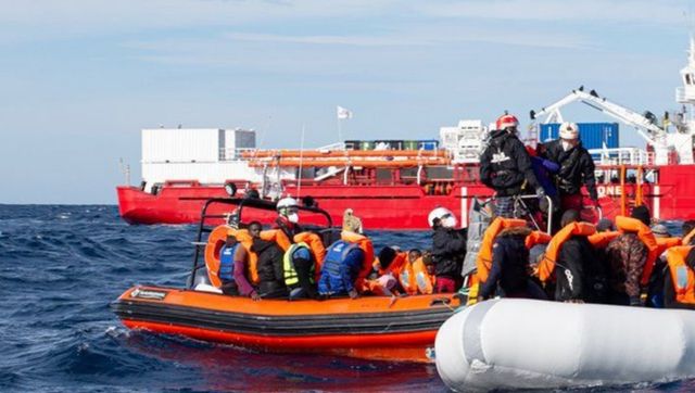 French services rescue 166 migrants trapped in freezing European waters French services rescue 166 migrants trapped in freezing European waters