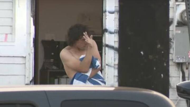 Los Angeles: Man wielding sword breaks into house, claims his own, arrested in towel after a bath