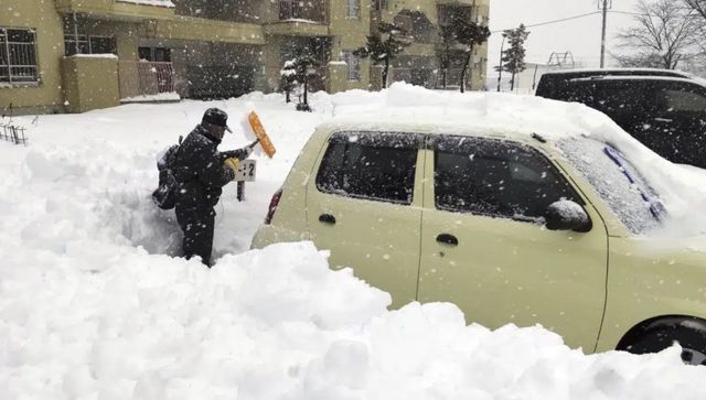 Japan: Heavy snow leaves 17 dead, dozens injured, hundreds of homes without power Japan: Heavy snow leaves 17 dead, dozens injured, hundreds of homes without power