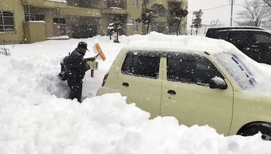 Japan: Heavy snow leaves 17 dead, dozens injured, hundreds of homes without power