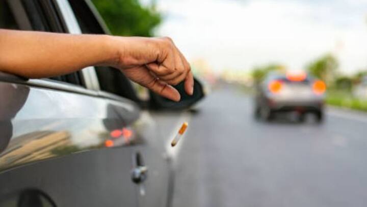 UK: Woman fines 1500 euros for tossing cigarettes' butt out of car