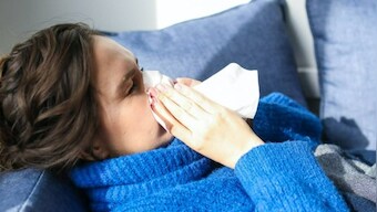 COVID-19 or regular cold? How to read symptoms this Christmas