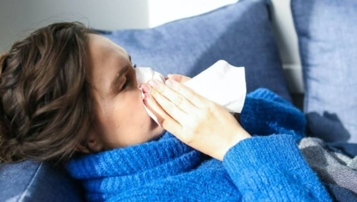 COVID-19 or regular cold? How to read symptoms this Christmas COVID-19 or regular cold? How to read symptoms this Christmas