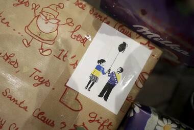 Bosnian children’s gifts to Ukraine evoke parents’ memories