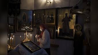 Ukrainians break tradition, move up Christmas to part ways with Russia