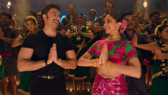 Watch: Ranveer Singh-Deepika Padukone electrify the dance floor with the sensational 'Current Laga Re' song from Cirkus