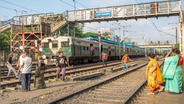 Poor man dies after iron rod impales his neck in freak accident on board Delhi-Kanpur train