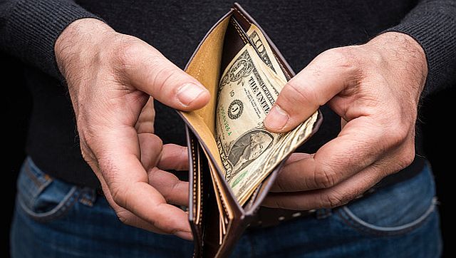 Lebanese pound hits historic low of 100,000 to dollar, say foreign exchange dealers Lebanese pound hits historic low of 100,000 to dollar, say foreign exchange dealers