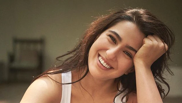 After Ae Watan Mere Watan wrap, Sara Ali Khan jets off to UK to kickstart shoot of her upcoming film