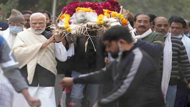 RIP Maa: Prime Minister Narendra Modi bids final adieu to mother Hiraben