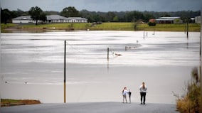 Rescuers airlift residents from remote Australia floods