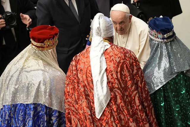 Pope warns Vatican staff an ‘elegant demon’ lurks among them Pope warns Vatican staff an ‘elegant demon’ lurks among them