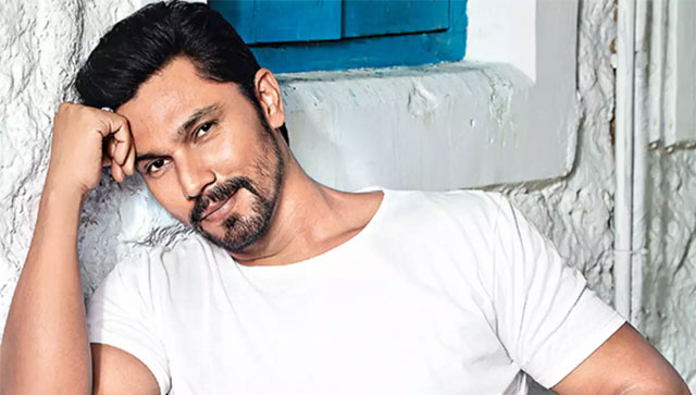 Randeep Hooda on not attending Bollywood parties: 'You have to pretend to be happy while having a shitty life' Randeep Hooda on not attending Bollywood parties: 'You have to pretend to be happy while having a shitty life'