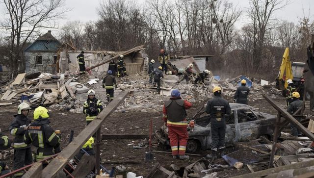 Russia launches massive missile barrage across Ukraine Russia launches massive missile barrage across Ukraine