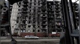 Russian propagandists 'accidentally' reveal Moscow's lies, show rebuilt Mariupol homes marred with faults