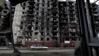 Russian propagandists 'accidentally' reveal Moscow's lies, show rebuilt Mariupol homes marred with faults