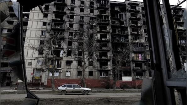 Russian propagandists 'accidentally' reveal Moscow's lies, show rebuilt Mariupol homes marred with faults