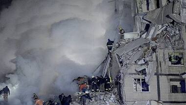 Ukraine strike deaths hit 40; Russia seen preparing long war