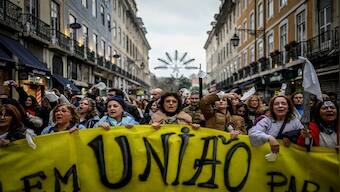 Portugal: Thousands of teachers protest in Lisbon, demand higher wages