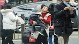Why has China's Sichuan province abolished the ban on unmarried people having children?