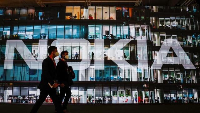 Smartphones are all the rage. Then why is Nokia trying to revive the classic feature phones? Smartphones are all the rage. Then why is Nokia trying to revive the classic feature phones?