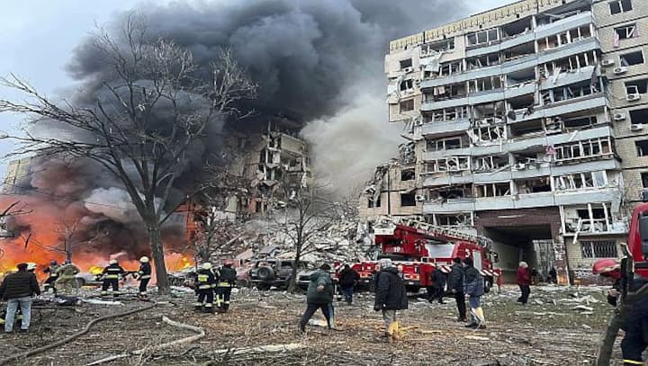 Netanyahu, Macron condemn Iran's active participation in 'harming' innocent civilians in Ukraine