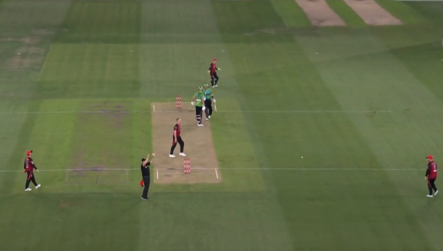 BBL: Ball hits roof and lands inside circle twice, batter awarded six runs - Watch Video BBL: Ball hits roof and lands inside circle twice, batter awarded six runs - Watch Video