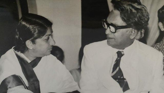 On Kamal Amrohi’s birth anniversary, revisiting Lata Mangeshkar's iconic Aayega Aanewala On Kamal Amrohi’s birth anniversary, revisiting Lata Mangeshkar's iconic Aayega Aanewala