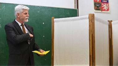 Retired NATO general Petr Pavel set to win Czech presidential vote