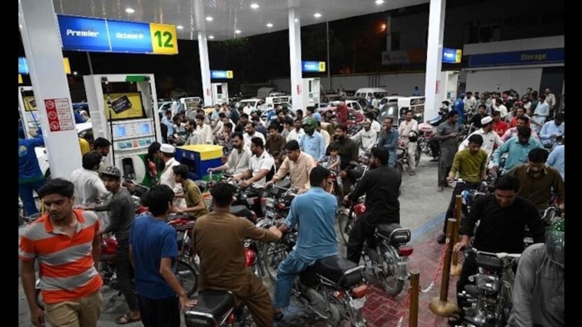 Pakistan: Ishaq Dar announces 35-rupee hike in prices of petrol and diesel