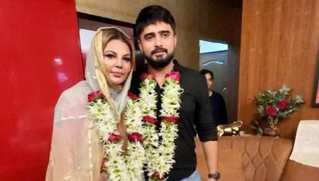 Amidst pregnancy rumour, Rakhi Sawant reveals she had 'miscarriage' Amidst pregnancy rumour, Rakhi Sawant reveals she had 'miscarriage'