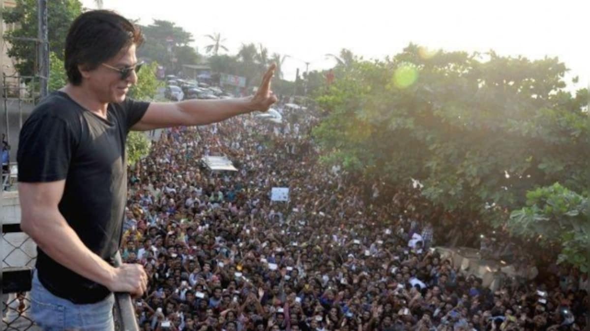 Shah Rukh Khan makes first public appearance after Pathaan's success, expresses 'gratitude' to fans