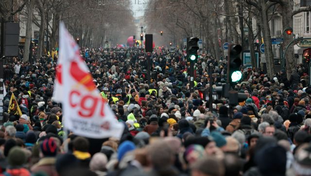 French unions announce new strikes, protests on 31 January against raising retirement age French unions announce new strikes, protests on 31 January against raising retirement age