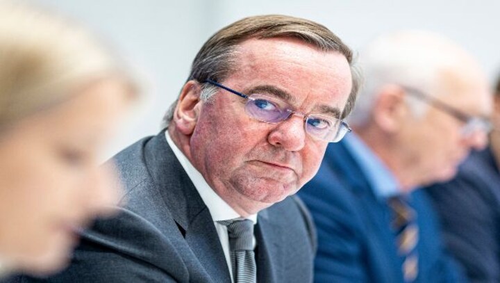 Germany to appoint regional official as defence minister