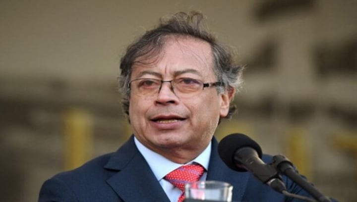'Truce' mishap with rebel groups weakens Colombia's first-ever leftist president
