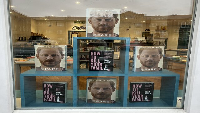 Viral photo: UK bookstore cheekily displays Prince Harry's 'Spare' next to 'How to Kill Your Family' Viral photo: UK bookstore cheekily displays Prince Harry's 'Spare' next to 'How to Kill Your Family'