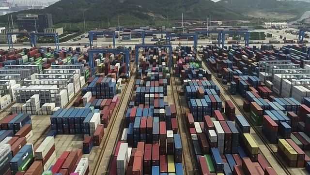 UAE in discussion with India to trade non-oil commodities in rupees UAE in discussion with India to trade non-oil commodities in rupees