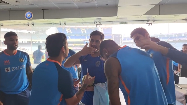 MS Dhoni visits India dressing room ahead of T20Is against New Zealand; Watch Video MS Dhoni visits India dressing room ahead of T20Is against New Zealand; Watch Video