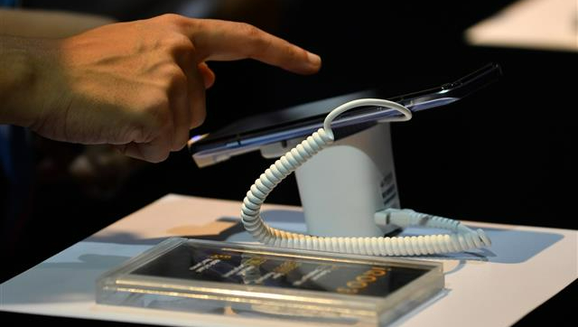 New low for Chinese smartphone industry, sales in 2022 plunge to lowest level in over a decade New low for Chinese smartphone industry, sales in 2022 plunge to lowest level in over a decade