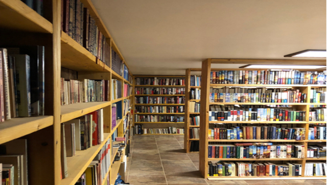 American couple’s personal library decorated with 32,000 books amazes bookworms; see post American couple’s personal library decorated with 32,000 books amazes bookworms; see post