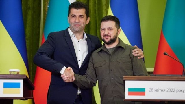 Bulgaria 'secretly' supplied arms and fuel to Ukraine, claims report Bulgaria 'secretly' supplied arms and fuel to Ukraine, claims report