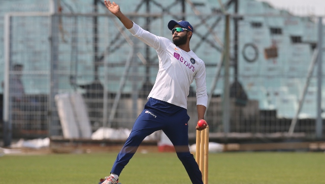 Ranji Trophy: Saurashtra's Ravindra Jadeja bowls 17 overs on return to competitive cricket; Jharkhand bowled out for 164 Ranji Trophy: Saurashtra's Ravindra Jadeja bowls 17 overs on return to competitive cricket; Jharkhand bowled out for 164