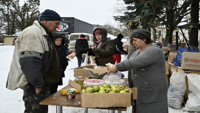 Russian shelling of Kherson leaves at least three dead, six injured Russian shelling of Kherson leaves at least three dead, six injured
