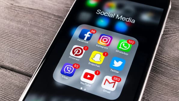 Schools sue Facebook, Instagram, TikTok and YouTube for “exploiting neurophysiology” of kids’ brains