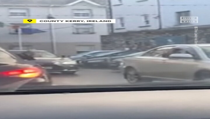 Car drivers settle parking dispute with friendly game of 'Rock, Paper, Scissors'; video wins internet
