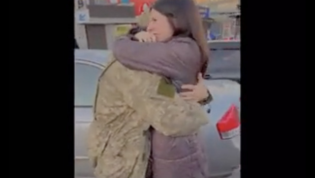Russia and Ukraine war: Pregnant wife reunites with soldier husband after 30 weeks Russia and Ukraine war: Pregnant wife reunites with soldier husband after 30 weeks